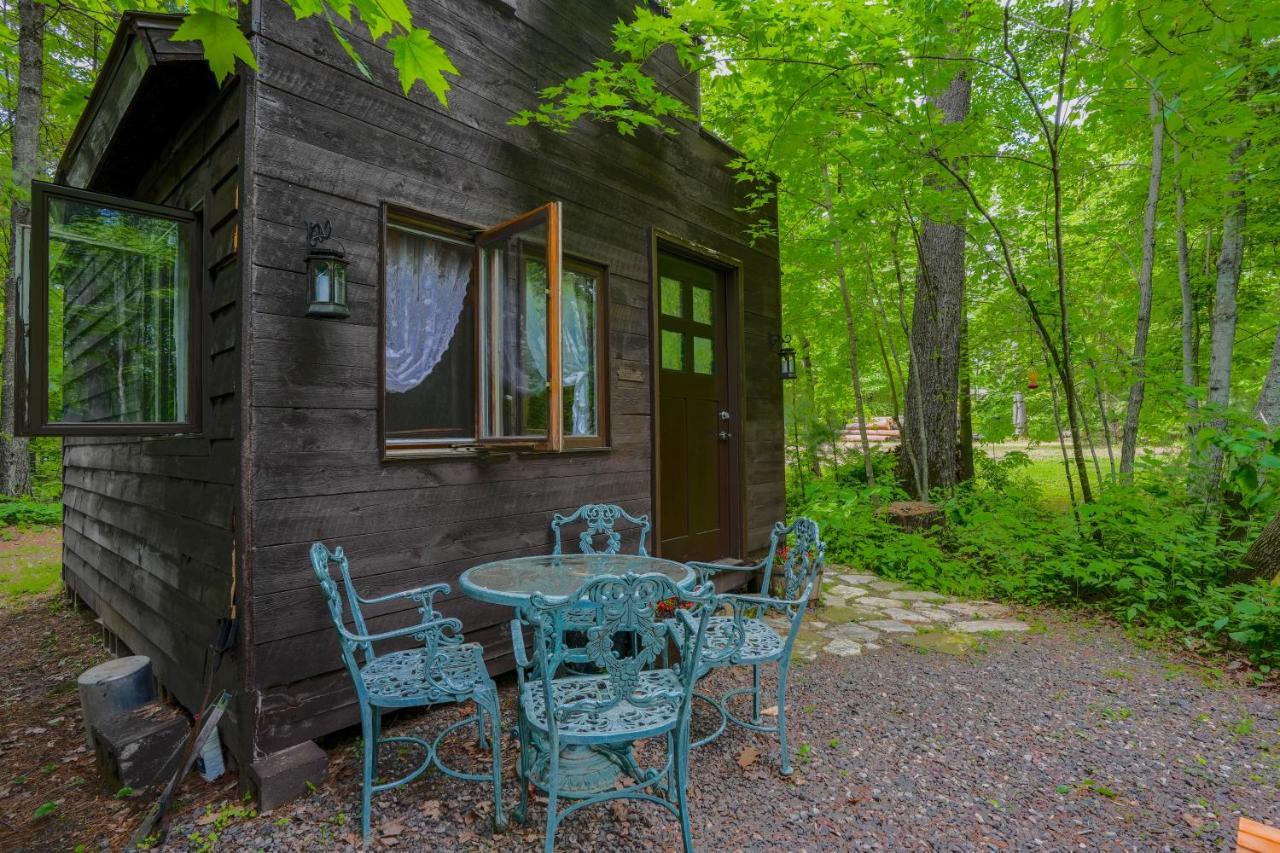 Vintage Wild West Tiny Hotel In The Woods! Pine City 外观 照片